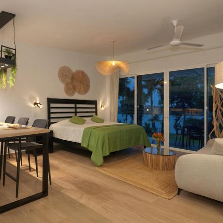 Bocas Del Mar Hotel Бока Чика Екстериор снимка