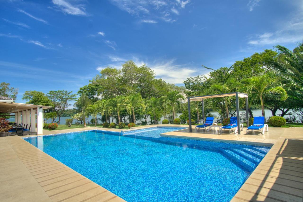 Bocas Del Mar Hotel Бока Чика Екстериор снимка