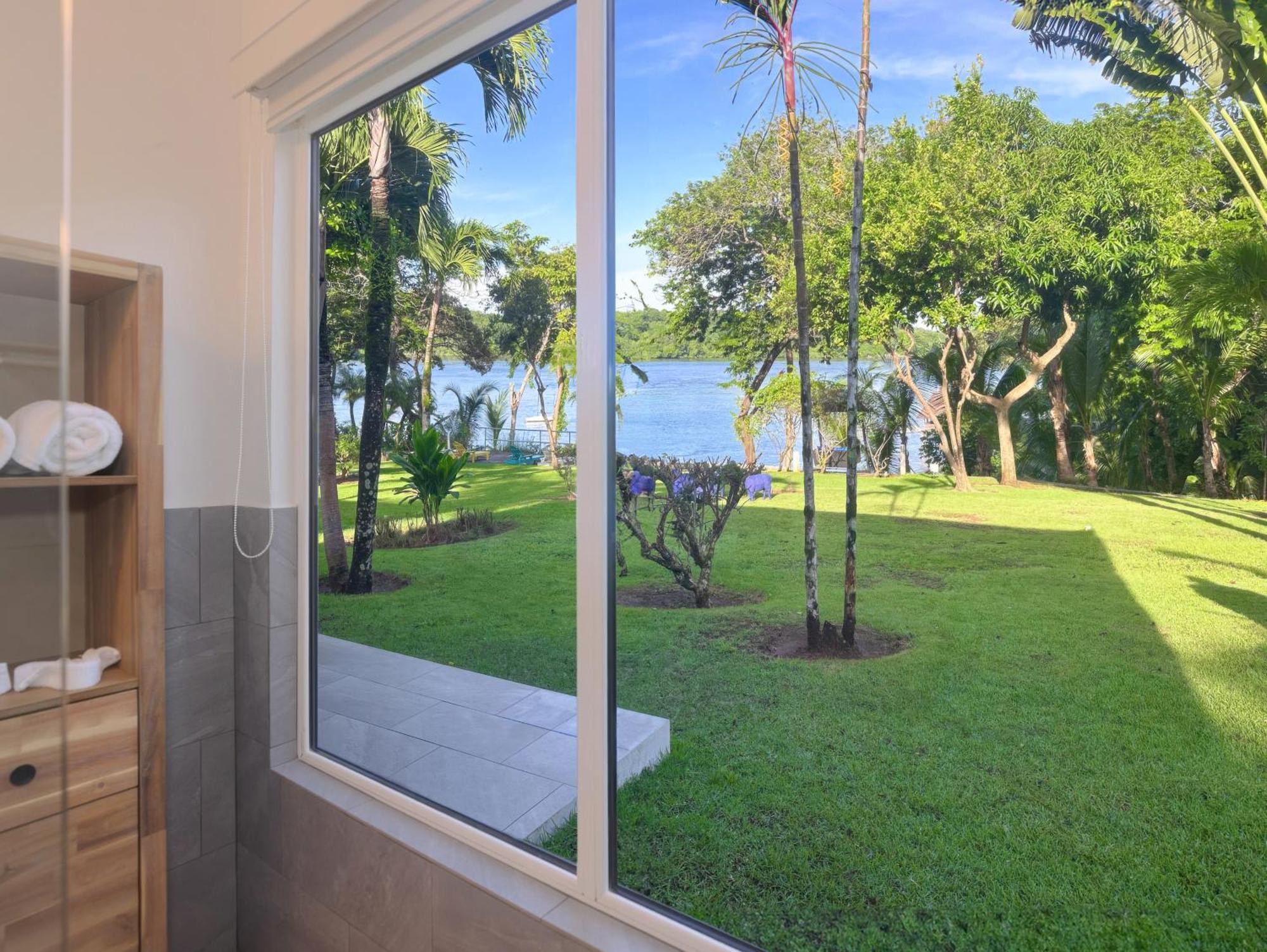 Bocas Del Mar Hotel Бока Чика Екстериор снимка