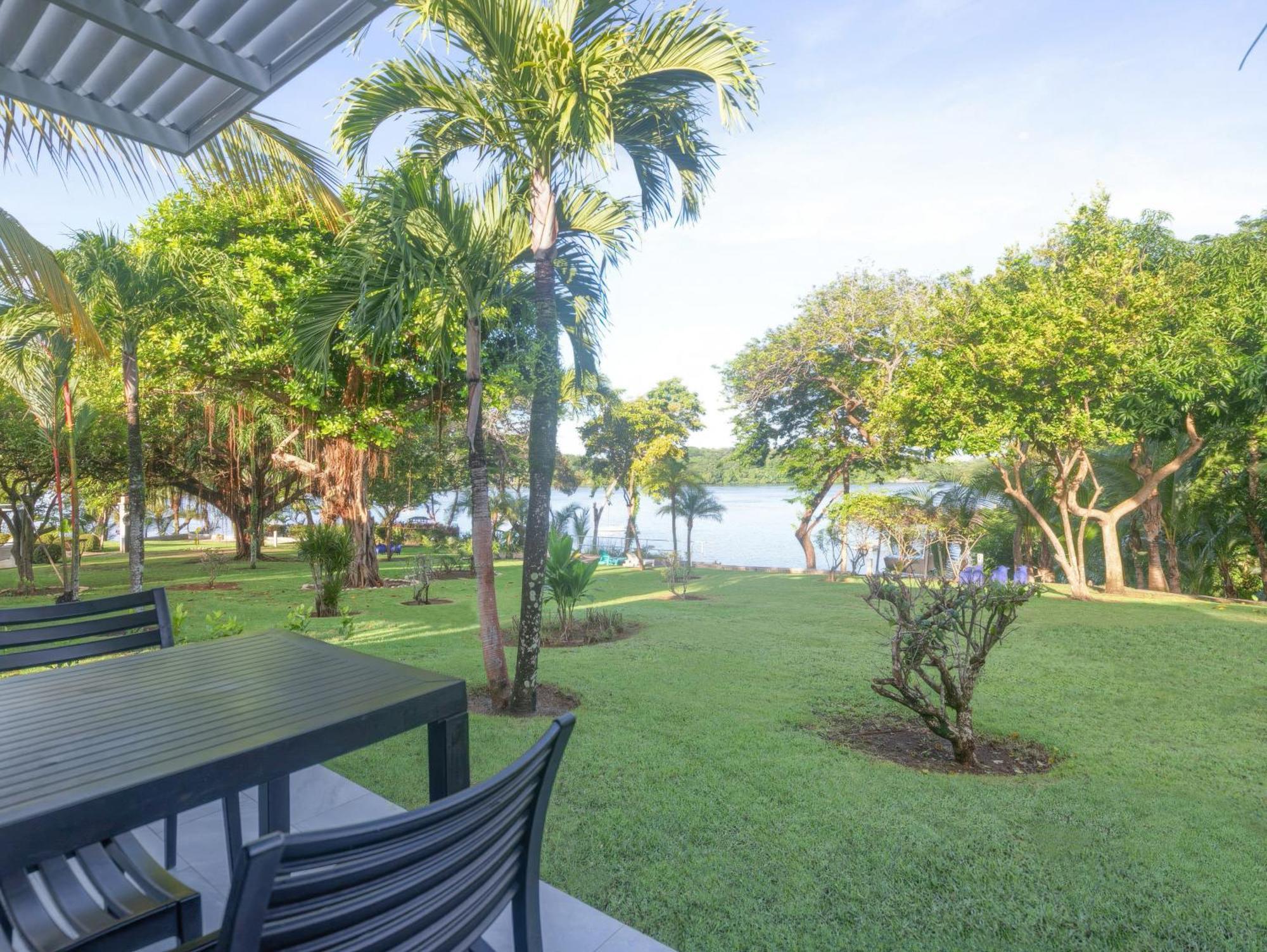 Bocas Del Mar Hotel Бока Чика Екстериор снимка