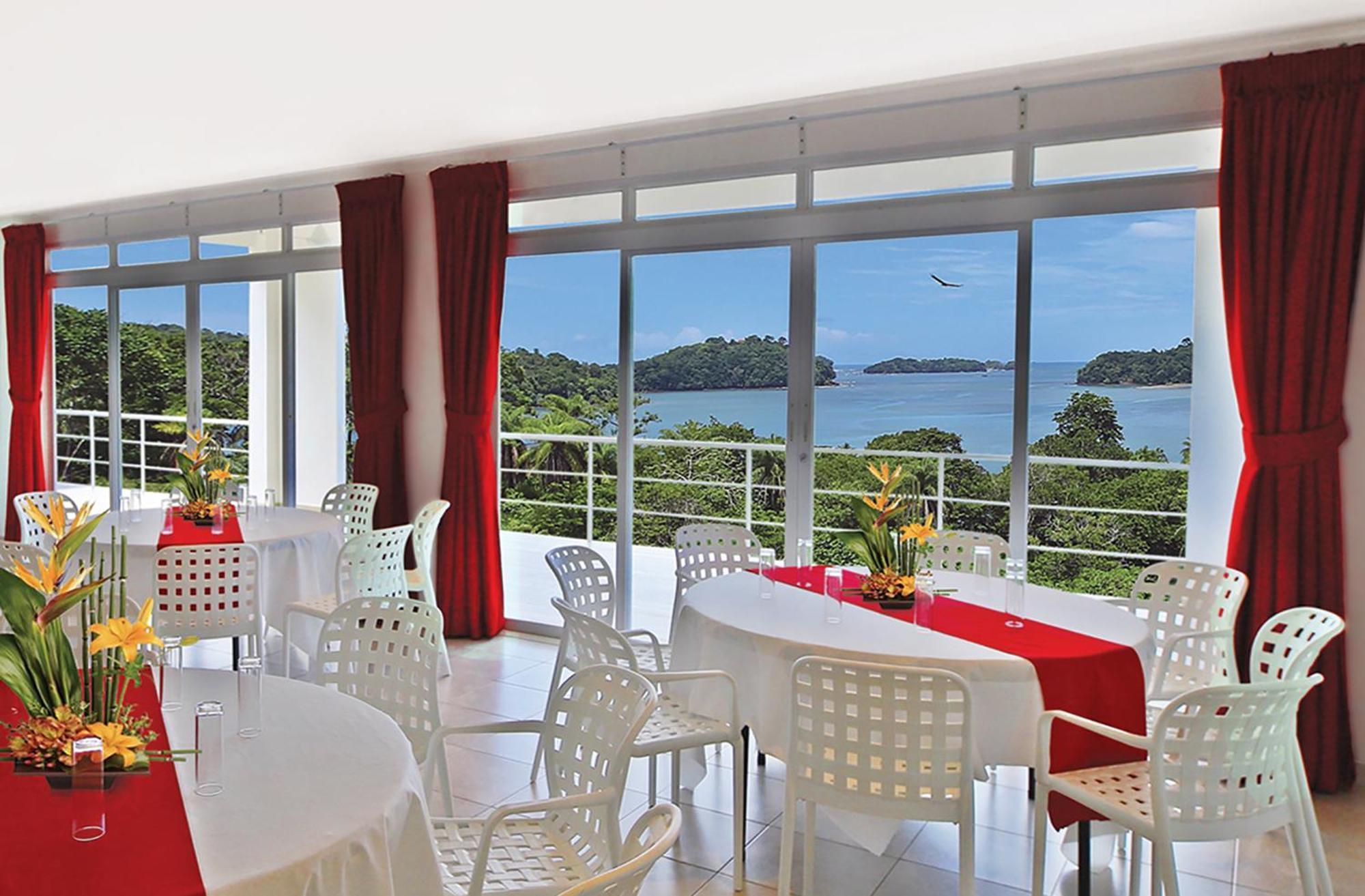 Bocas Del Mar Hotel Бока Чика Екстериор снимка